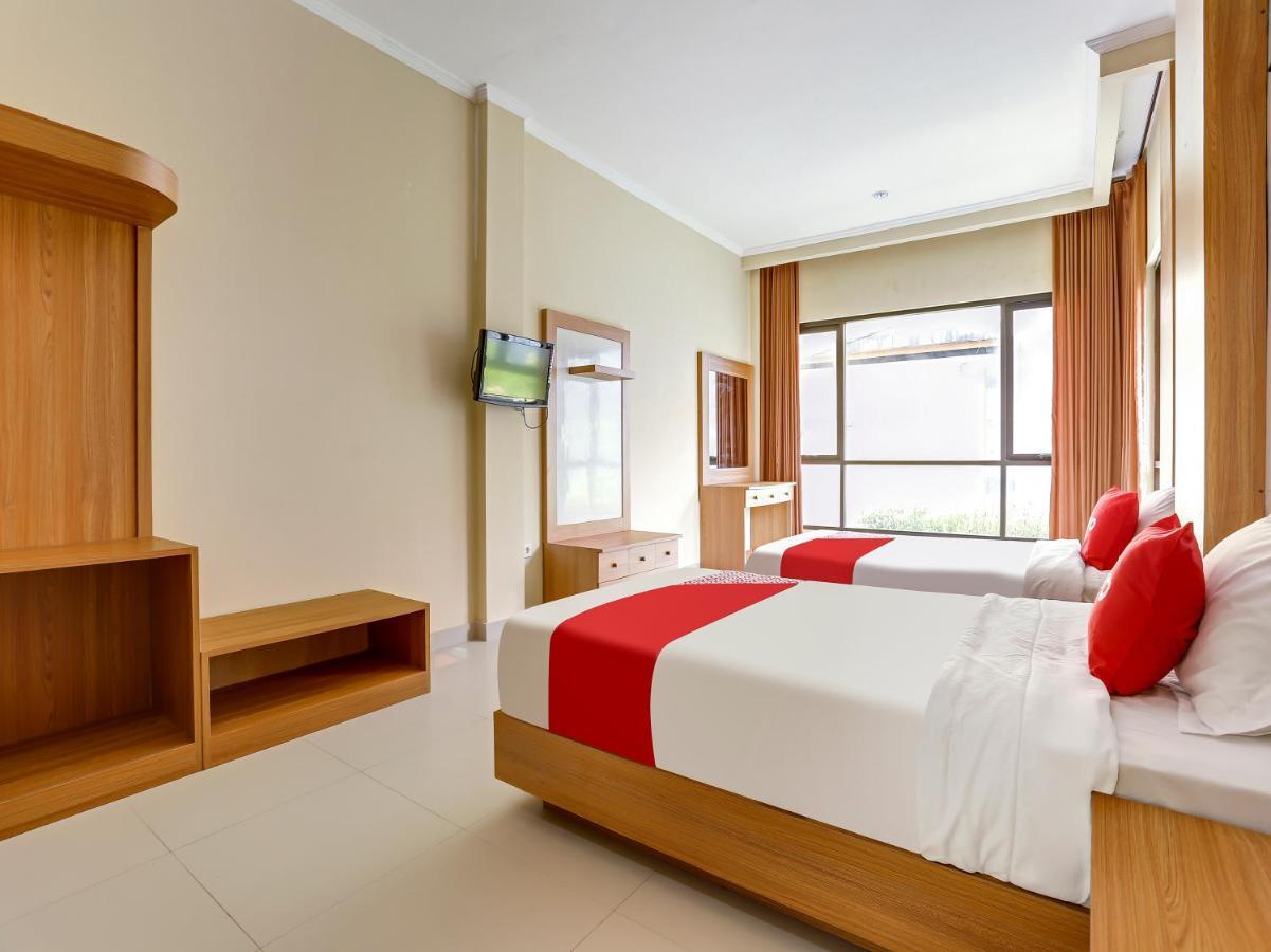 Oyo Flagship 90966 Moreno Homestay Legian Zewnętrze zdjęcie